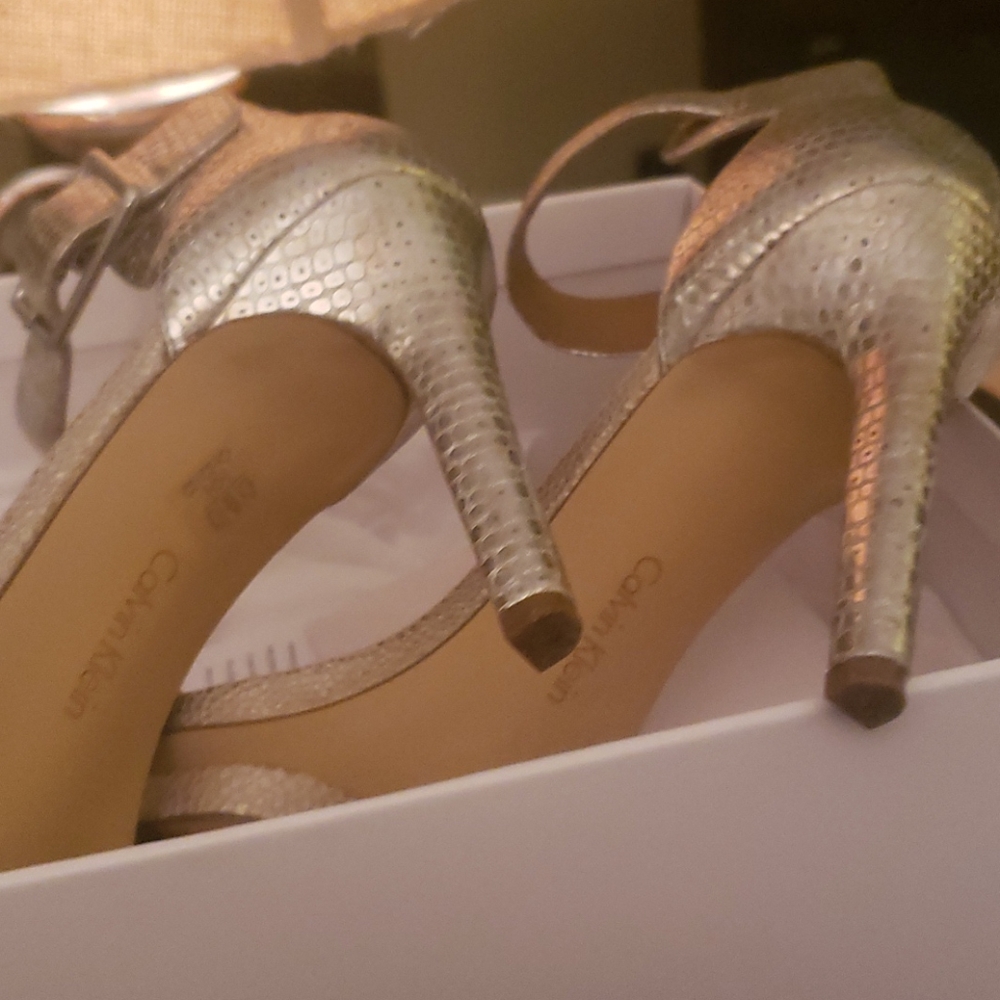 Sandals - Picture 6 of 7